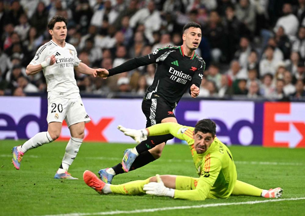 欧冠附加赛占先机！尤文2-1埃因霍温 麦肯尼破门姆班古拉替补制胜.